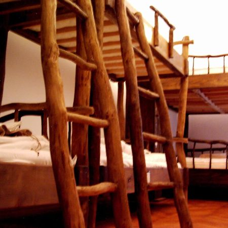 Ghostel - Medieval Hostel Lviv Kültér fotó