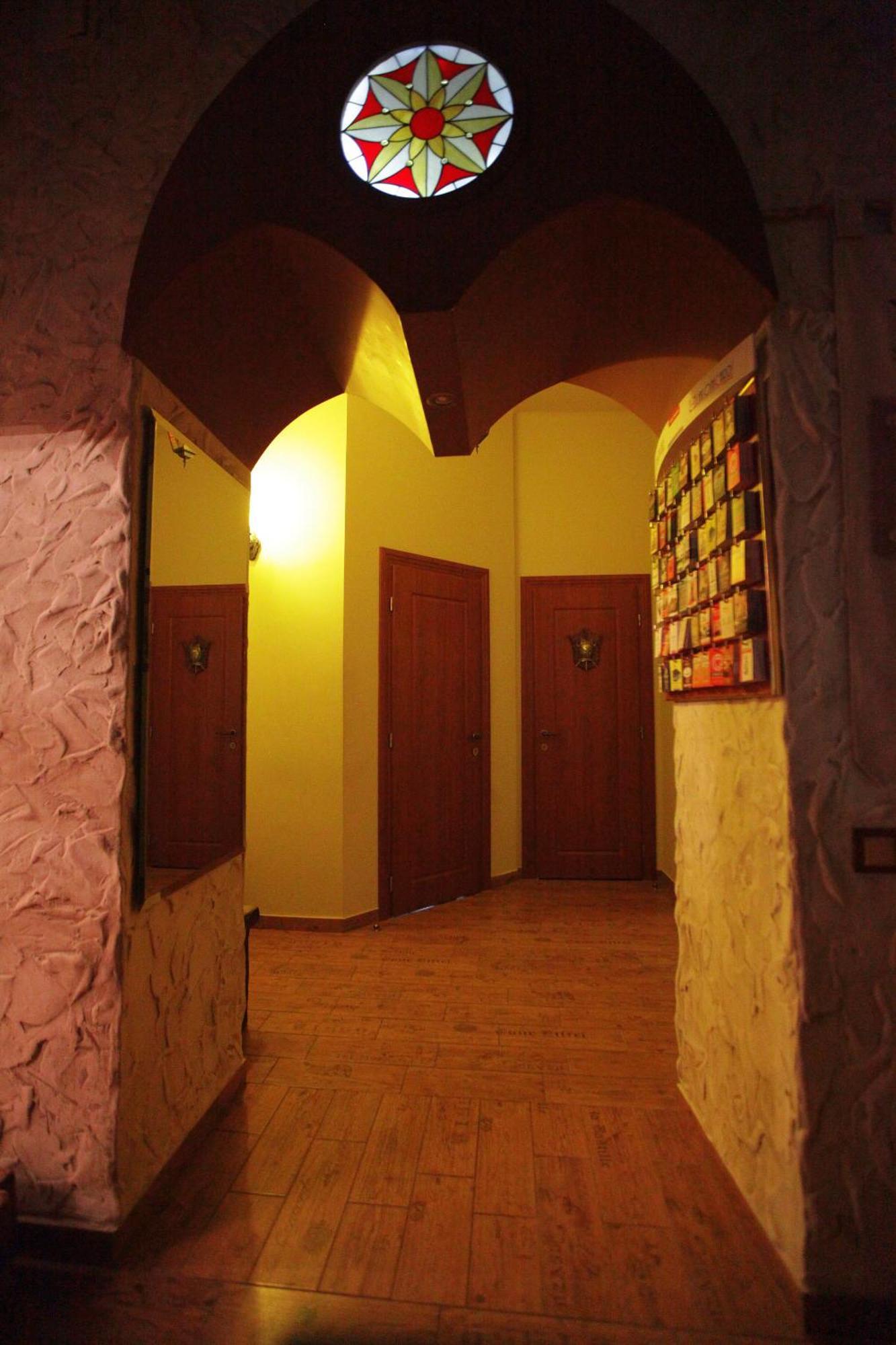 Ghostel - Medieval Hostel Lviv Kültér fotó