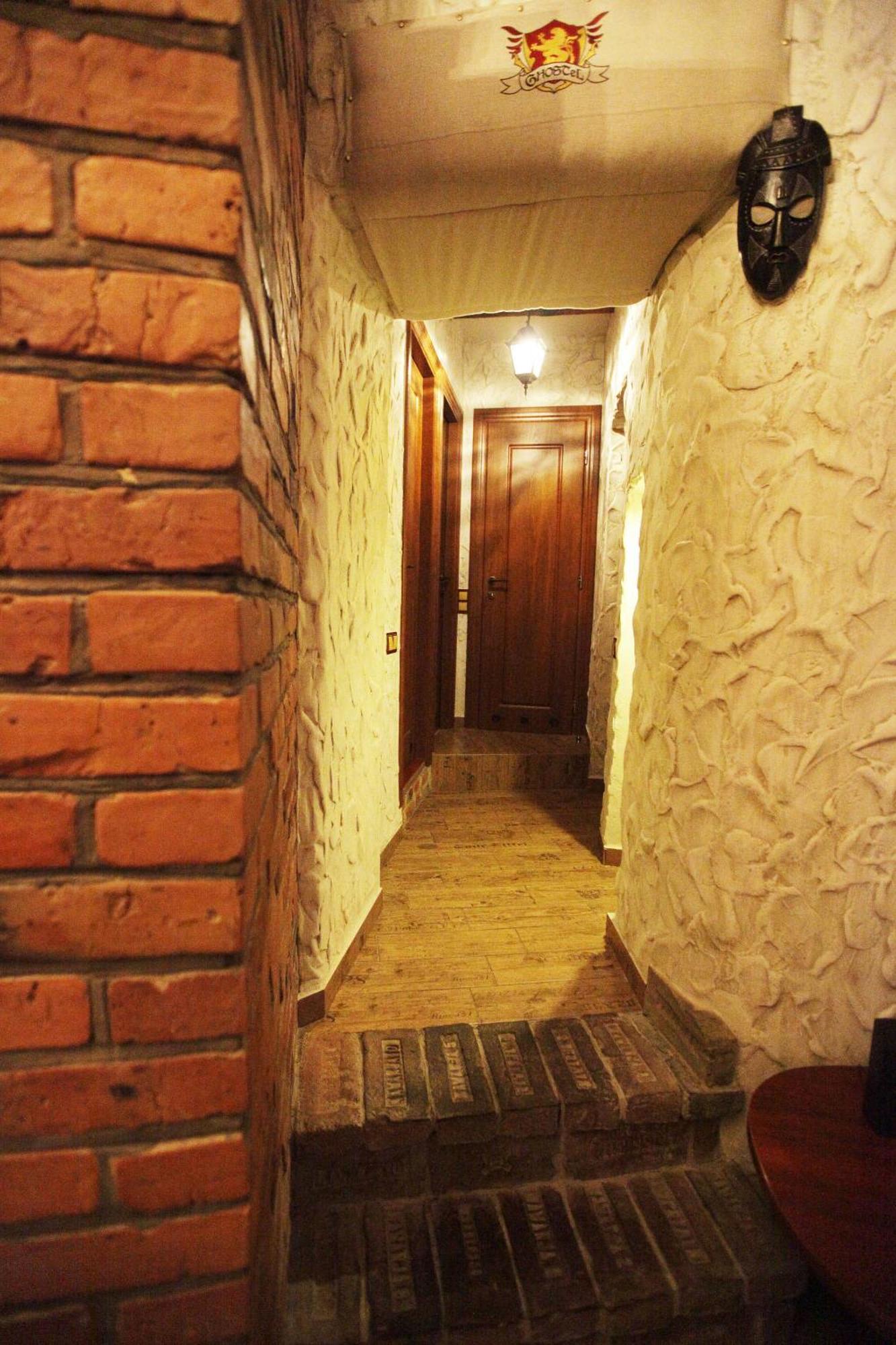 Ghostel - Medieval Hostel Lviv Kültér fotó