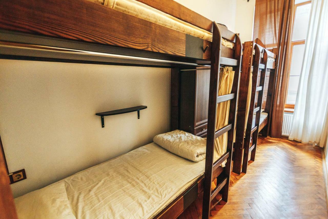 Ghostel - Medieval Hostel Lviv Kültér fotó