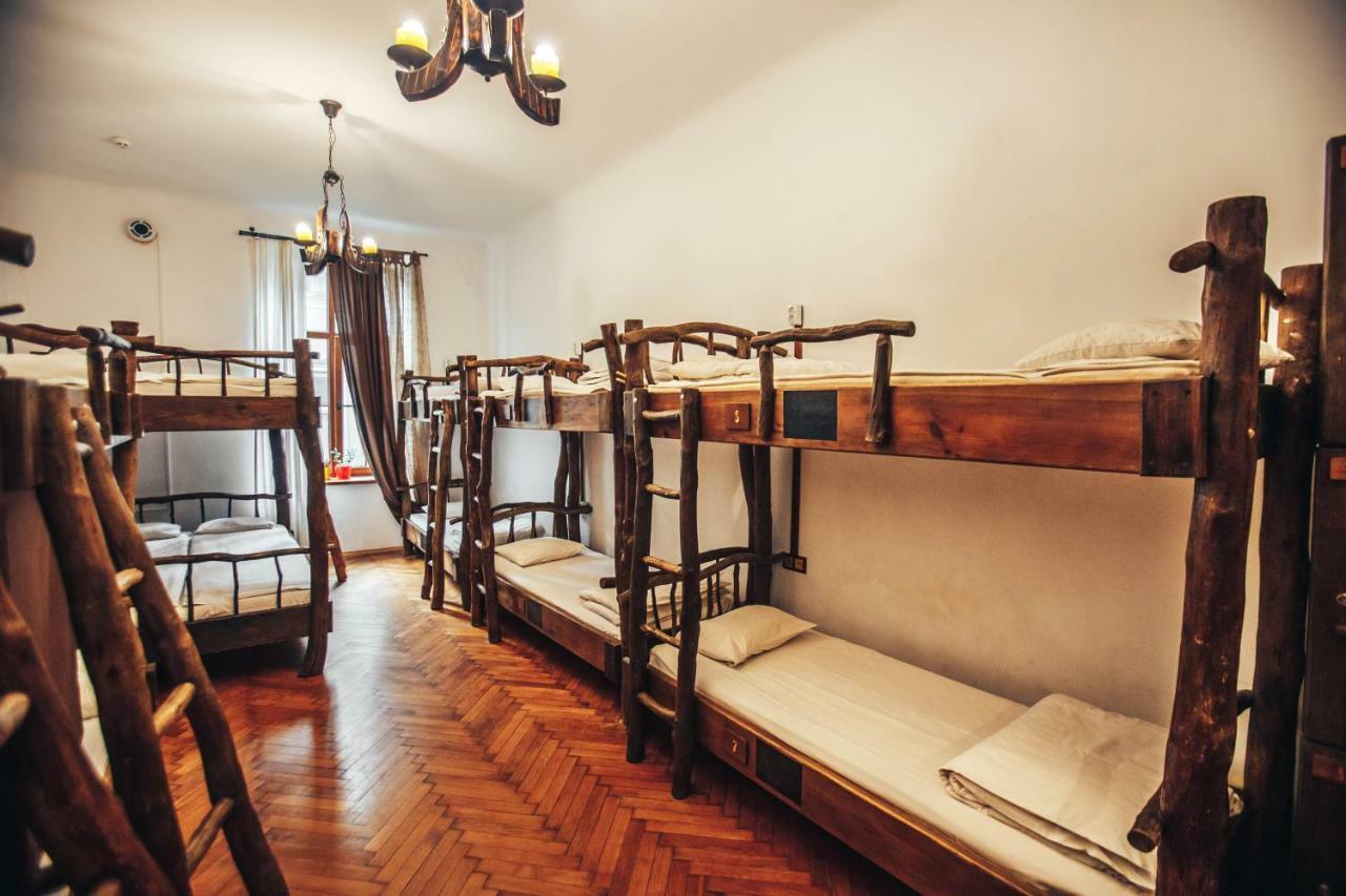 Ghostel - Medieval Hostel Lviv Kültér fotó